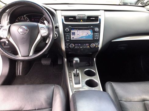 Used 2015 Nissan Altima 3.5 SL FWD image 18
