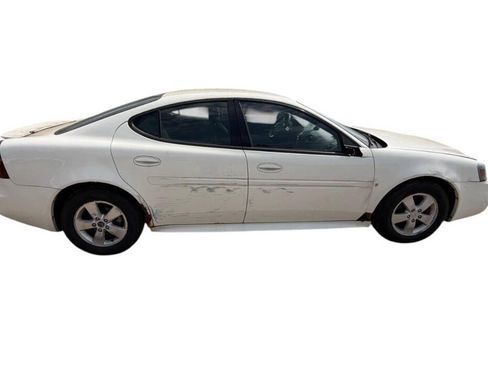 Used 2008 Pontiac Grand Prix w/ Preferred Package FWD image 7