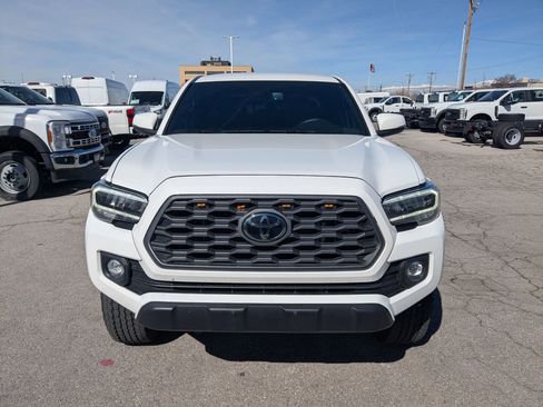 Used 2023 Toyota Tacoma TRD Off-Road image 11
