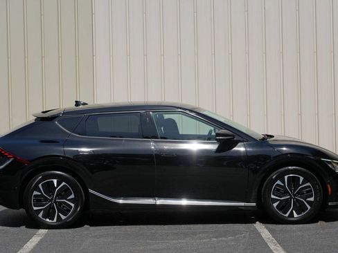 Used 2022 Kia EV6 Wind w/ Wind Technology Package AWD/4WD image 50
