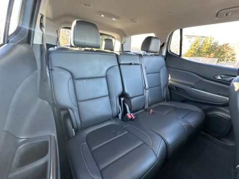 Used 2023 GMC Acadia SLT w/ Elevation Edition image 28
