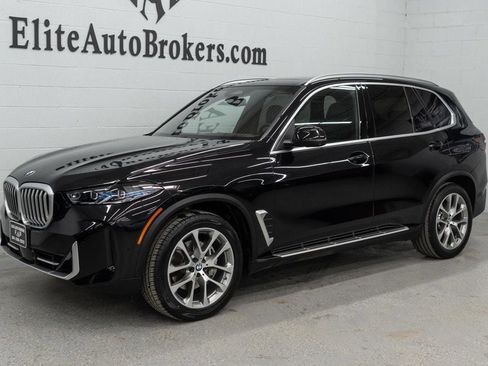 Used 2024 BMW X5 xDrive40i w/ Premium Package image 40