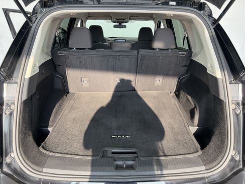 Used 2024 Nissan Rogue S FWD image 13