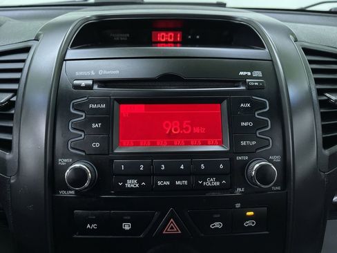 Used 2011 Kia Sorento LX w/ Convenience Pkg image 21