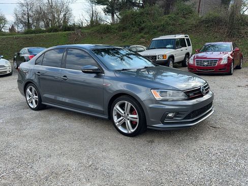 Used 2016 Volkswagen Jetta GLI SE image 8