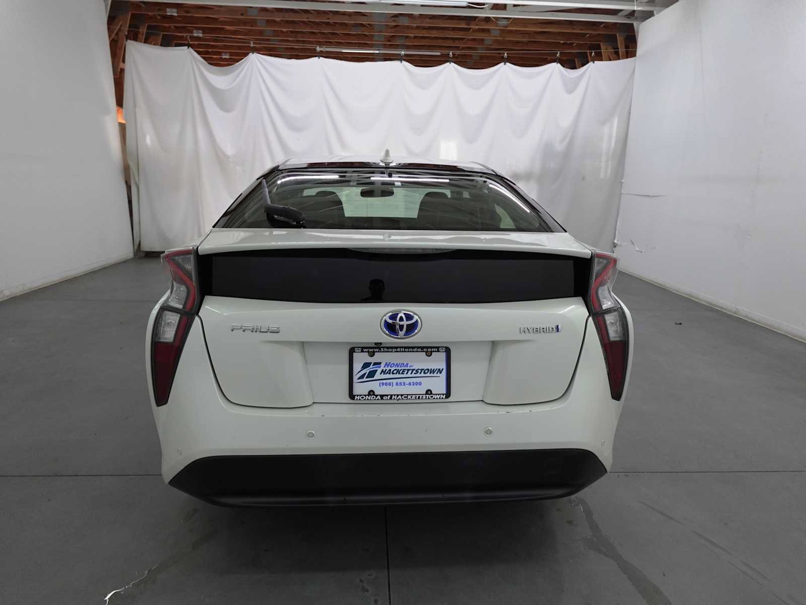 Used 2017 Toyota Prius Four FWD image 6