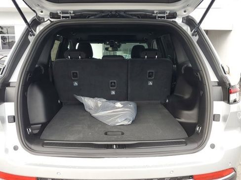 New 2024 Jeep Grand Cherokee Laredo X image 5