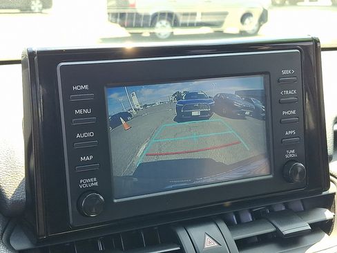 Used 2019 Toyota RAV4 XLE AWD/4WD image 18