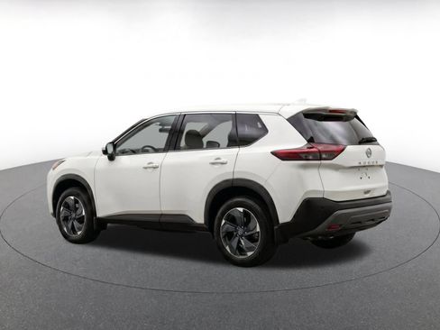 Used 2025 Nissan Rogue SV AWD/4WD image 5