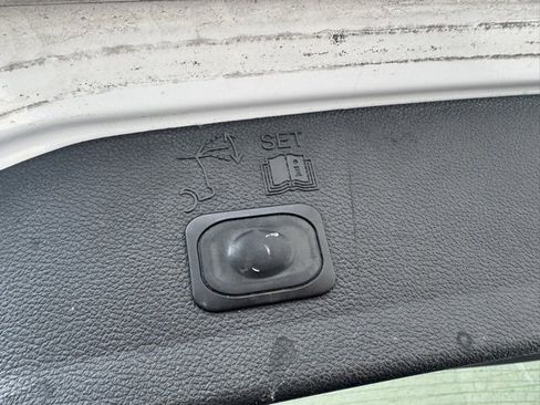 Used 2018 Ford Escape SEL image 41