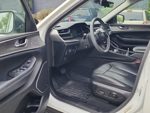 Used 2022 Jeep Grand Cherokee Limited 4xe w/ Luxury Tech Group II AWD/4WD image 10