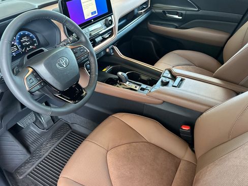 New 2026 Toyota Grand Highlander AWD Hybrid image 11