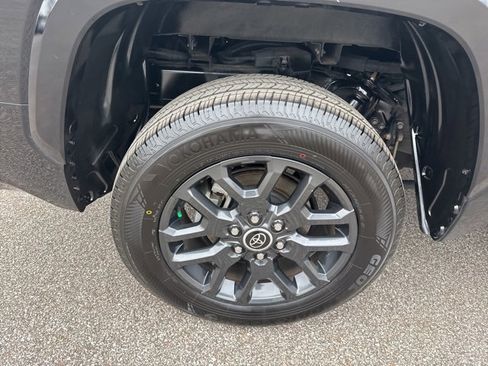 Used 2023 Toyota Tundra Platinum image 18