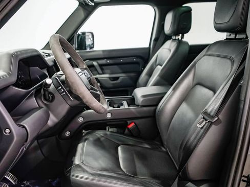 Used 2023 Land Rover Defender 110 V8 image 17