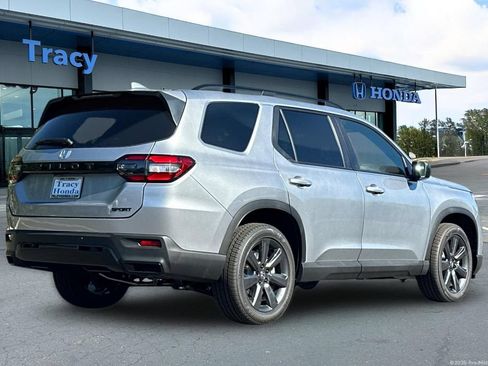 New 2026 Honda Pilot Sport image 6