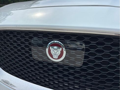 Used 2019 Jaguar F-PACE Premium AWD/4WD image 15