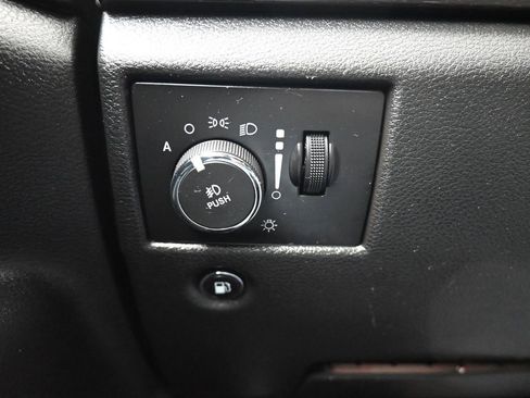 Used 2017 Jeep Grand Cherokee Altitude image 26