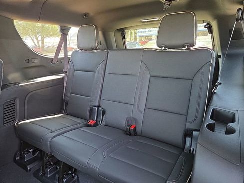 New 2026 Chevrolet Suburban Premier w/ Sun And Tow Package AWD/4WD image 9