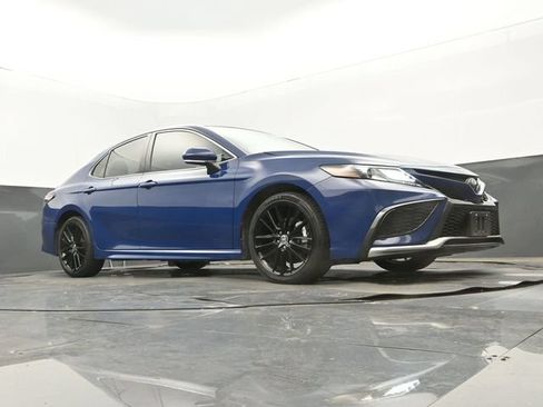 Used 2024 Toyota Camry XSE FWD image 9