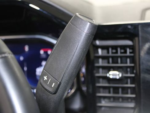 Used 2025 Chevrolet Silverado 2500 LT w/ Convenience Package image 40