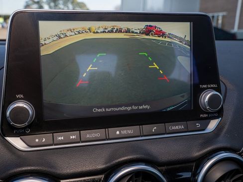 Used 2023 Nissan Sentra SV image 12