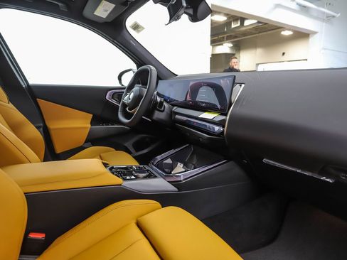 Used 2025 BMW X3 xDrive30i w/ Premium Package image 29