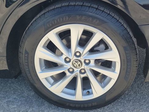Used 2021 Toyota Camry LE FWD image 11