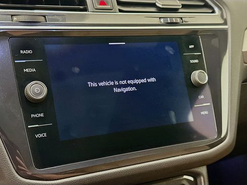 Used 2022 Volkswagen Tiguan SE w/ Panoramic Sunroof Package AWD/4WD image 22