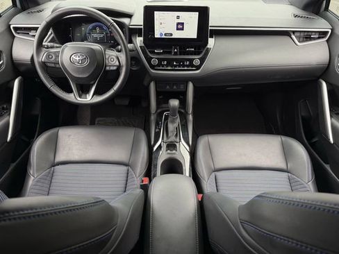 Used 2025 Toyota Corolla Cross AWD Hybrid w/ Convenience Package image 11