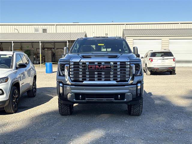 Used 2025 GMC Sierra 2500 Denali w/ Denali Reserve Package AWD/4WD image 2