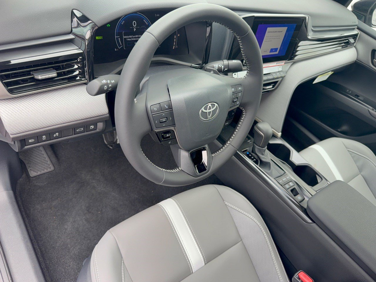 Used 2026 Toyota Camry SE FWD image 4