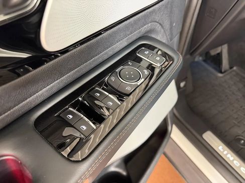 Used 2025 Lincoln Aviator Reserve w/ Equipment Group 201A AWD/4WD image 17