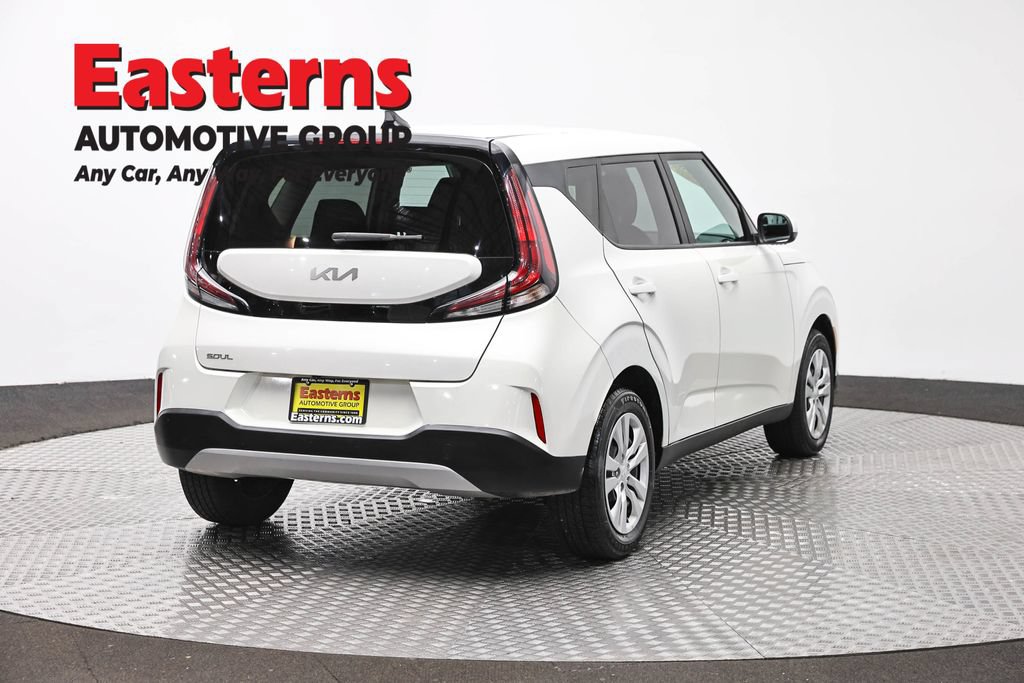 Used 2023 Kia Soul LX FWD image 6