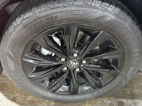 Used 2025 Buick Envista Sport Touring w/ Convenience I Package FWD image 27