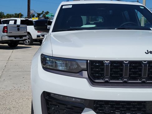 New 2026 Jeep Grand Cherokee Limited Reserve AWD/4WD image 7