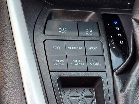 Used 2024 Toyota RAV4 LE image 21