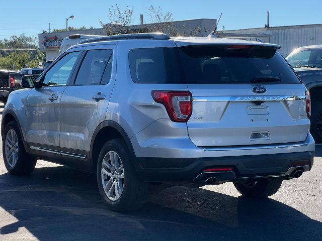 Used 2018 Ford Explorer XLT AWD/4WD image 12