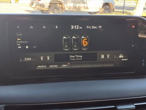 Used 2023 Hyundai Palisade SEL w/ Premium Package image 13