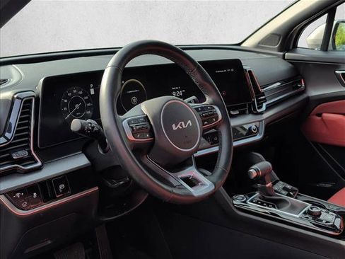Used 2025 Kia Sportage SX FWD image 9