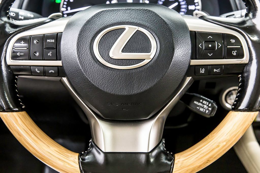 Used 2021 Lexus RX 350L Premium w/ Premium Package AWD/4WD image 27