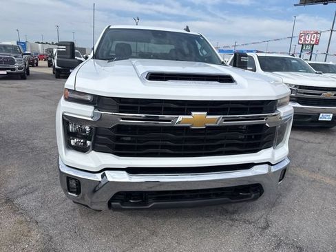 Used 2025 Chevrolet Silverado 2500 LT w/ Convenience Package AWD/4WD image 5