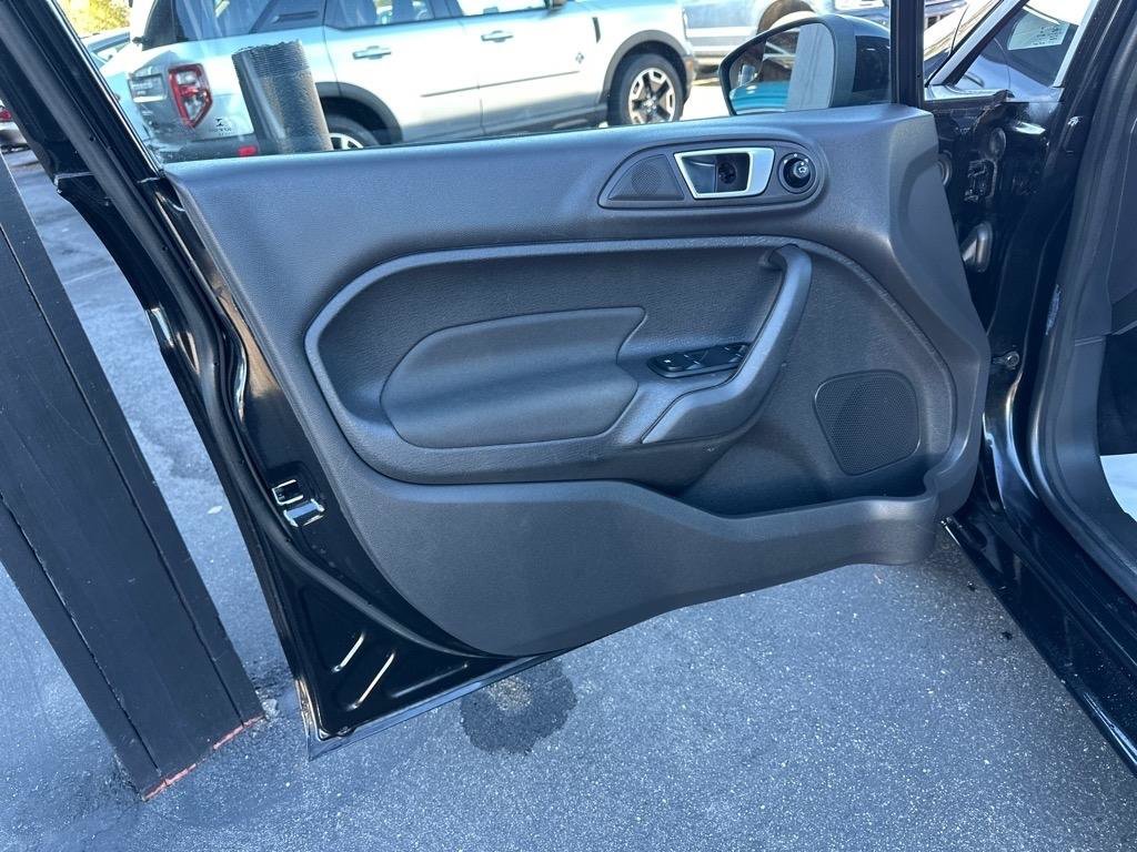Used 2014 Ford Fiesta SE FWD image 11