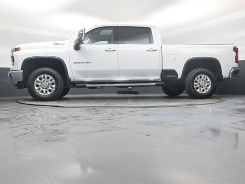 Used 2024 Chevrolet Silverado 2500 LTZ w/ LTZ Convenience Package image 45