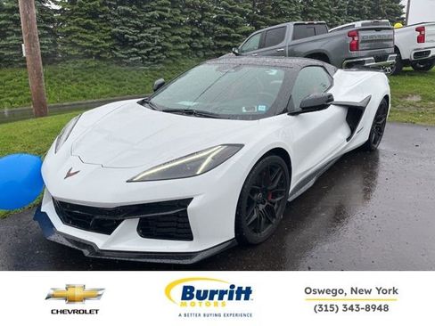 Used 2025 Chevrolet Corvette Z06 image 1