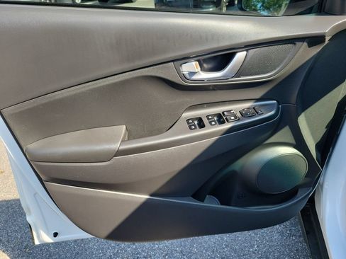 Certified 2023 Hyundai Kona SEL w/ Convenience Package FWD image 17