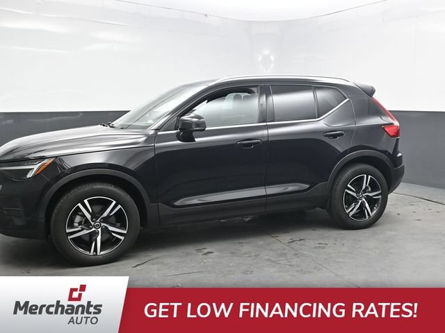 Used 2024 Volvo XC40 B5 Core AWD/4WD image 3