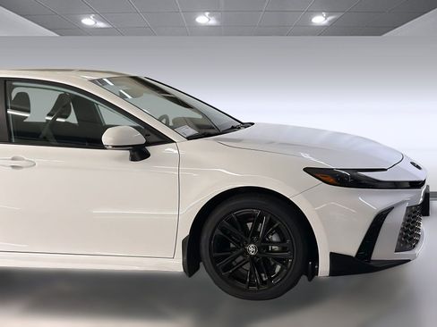 Used 2026 Toyota Camry SE w/ Convenience Package FWD image 34