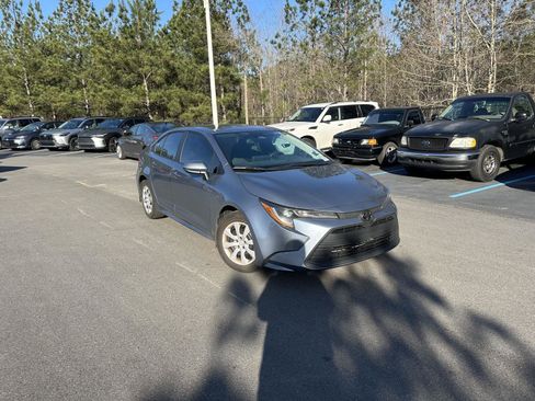 Used 2024 Toyota Corolla LE image 4