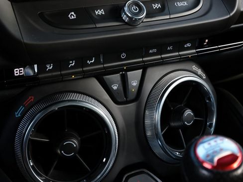 Used 2022 Chevrolet Camaro LT w/ Technology Package image 22