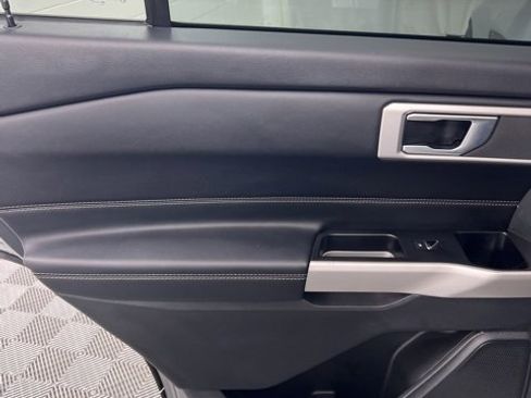 Used 2022 Ford Explorer XLT w/ Equipment Group 202A image 16